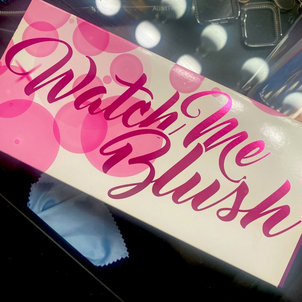 THE CRAYON CASE WATCH ME BLUSH PALETTE